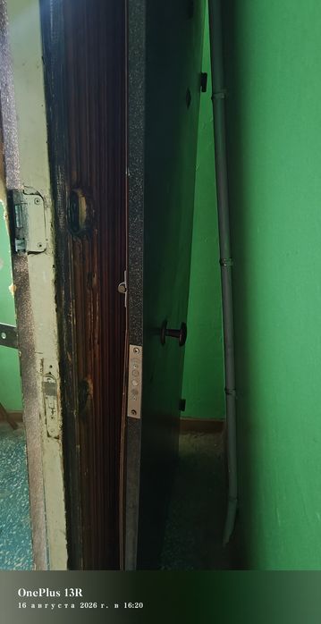 Продам входную дверь