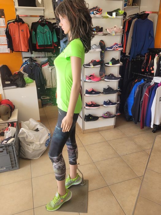 Манекенки два броя с перука