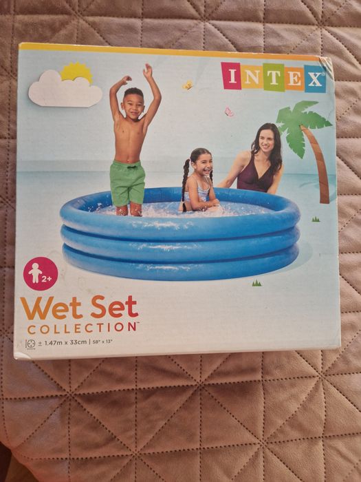 Piscină gonflabilă pentru copii Intex Wet Set Collection cu dimensiunile de 1.47m x 33cm