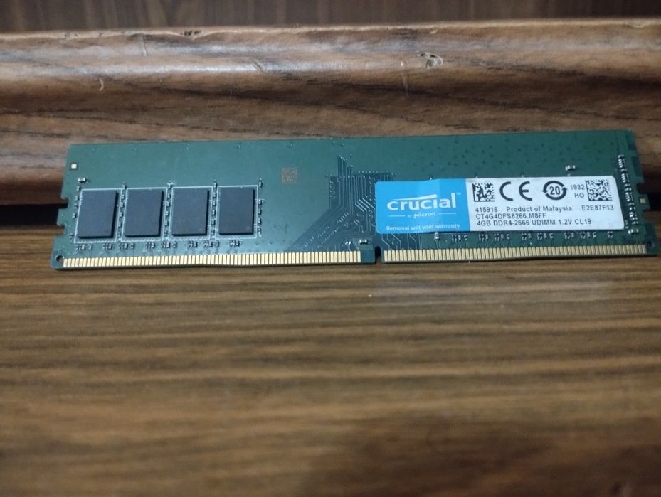 Оперативная память Crucial DDR4 4 ГБ
