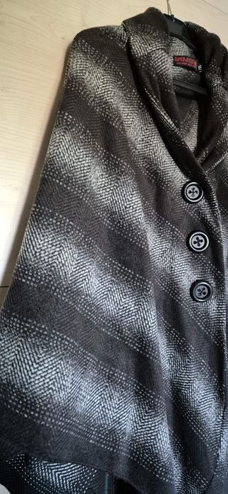 Poncho femei, marime L/XL, stofa in carouri