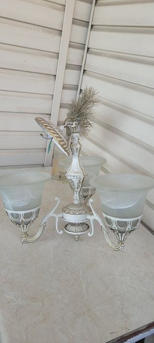 Отдам Люстры 3 шт, 2 одинаковые