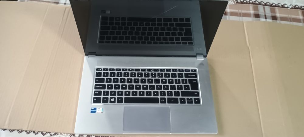 Laptop Intel nuc m15 impecabil