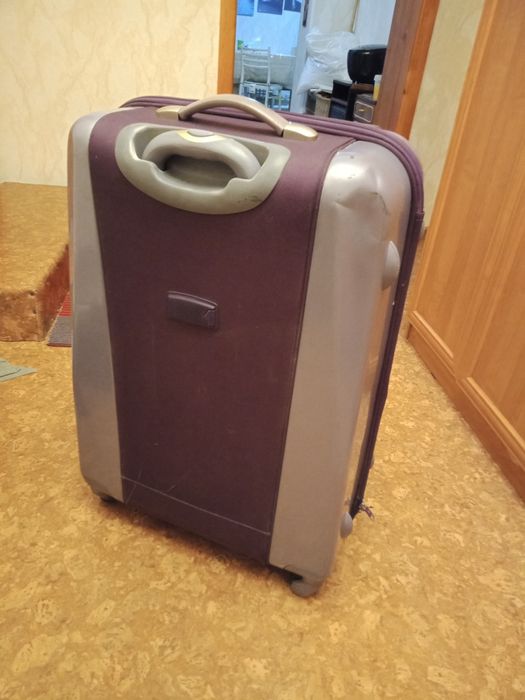 Чемодан дорожный маленький
