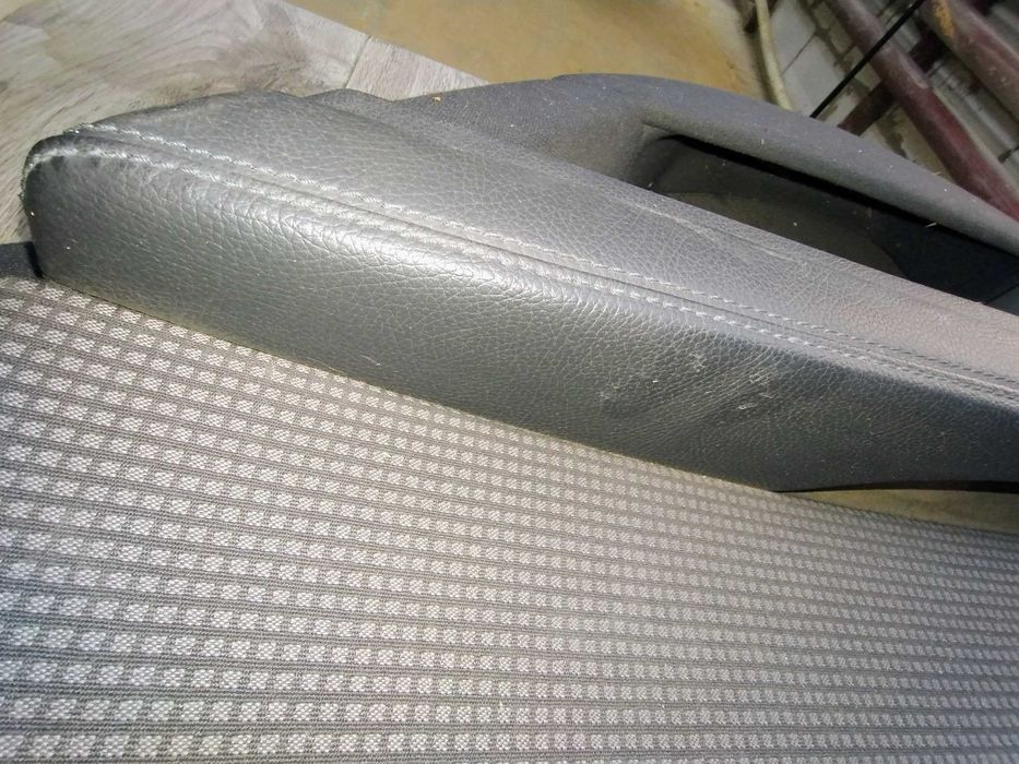 Дверные карты на Мерседес 211