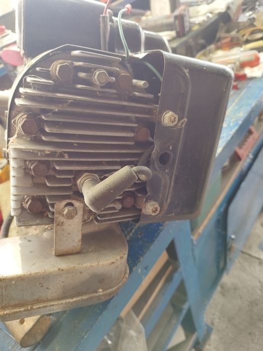 Двигател TECUMSEH 11HP,за части или ремонт