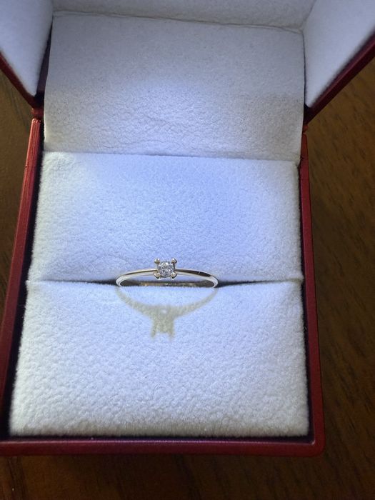 Продам кольцо золотое