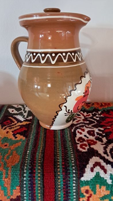 Cană din lut cu capac