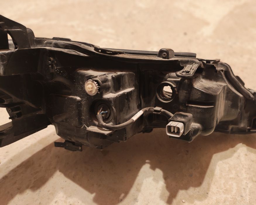 Фара Toyota Camry 70SE американец