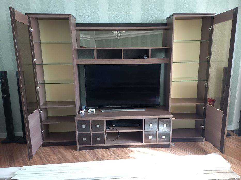 Шикарная стенка в гостинную