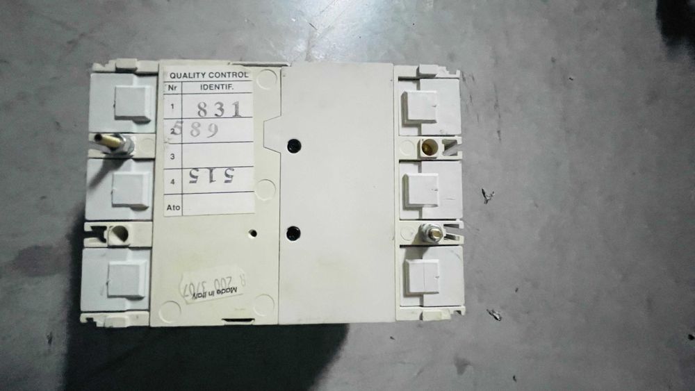 Intrerupator automat (disjunctor - usol) XT3N 250 TMD 250A-2500 3P FF