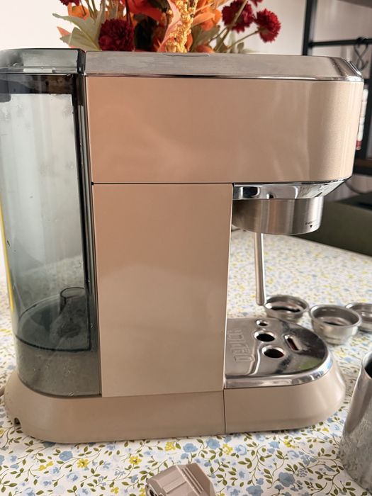 Кафемашина Delonghi Dedica златна