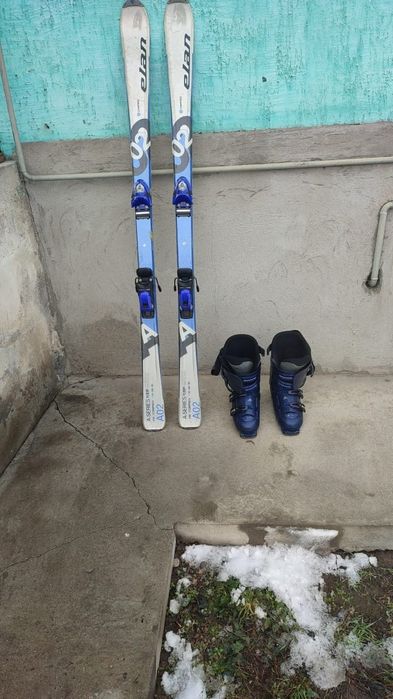 Продам лыжи с ботинками