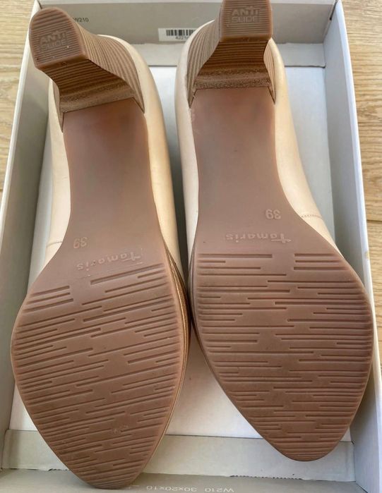 Дамски обувки с ток