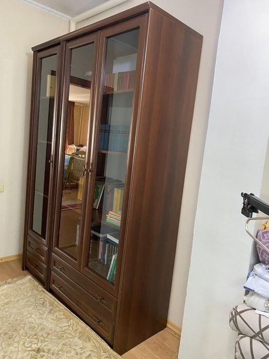 Продам шкаф.В отличном состоянии.