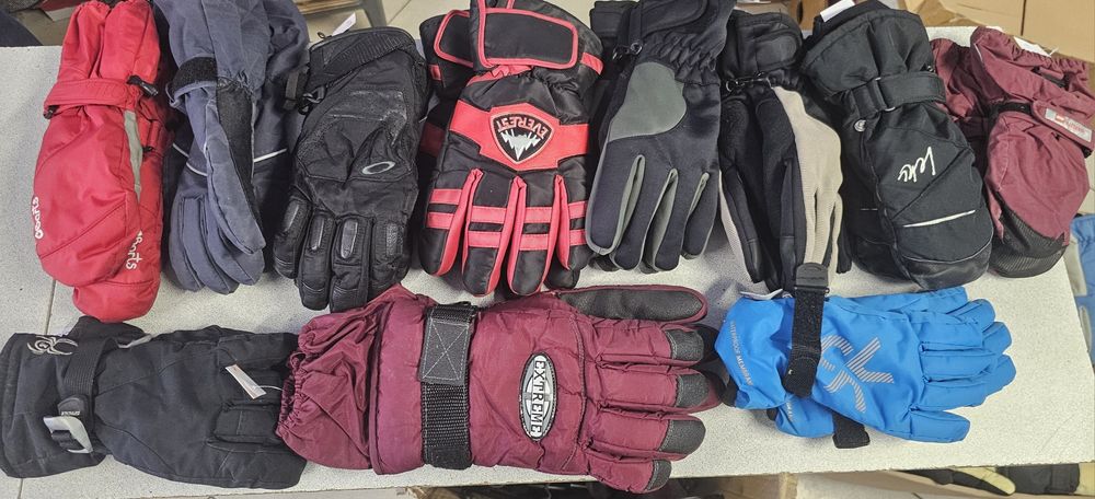 Manusi de ski mai multe modele