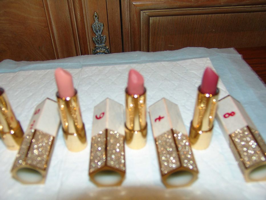 Rujuri de buze marca Emolyne