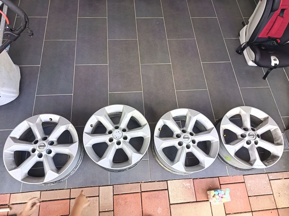 Jante Nissan pe 17