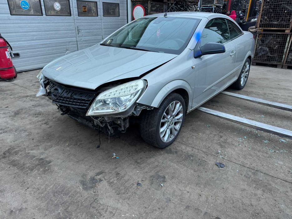 Opel ASTRA H CABRIO 2009  Dezmembrez/Dezmembram