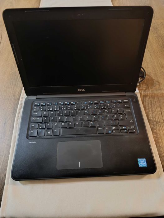 DELL Latitude дисплеи 13,8 инча отлична батерия 500GB SSD 8GB RAM