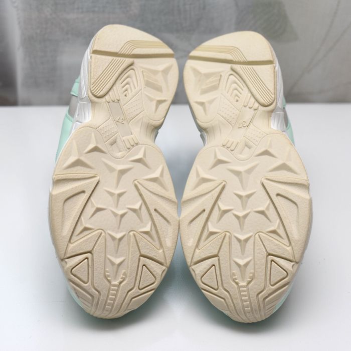 Adidași dama NOI - Model Deosebit