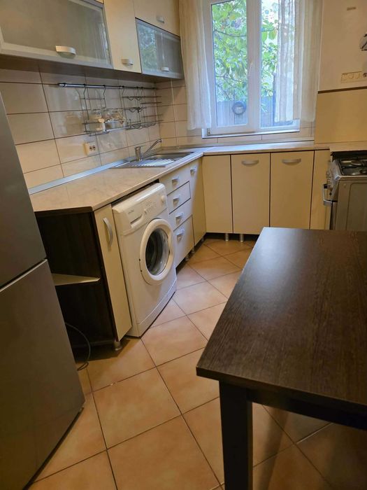 Ofer spre inchiriere apartament 3 camere sector 4