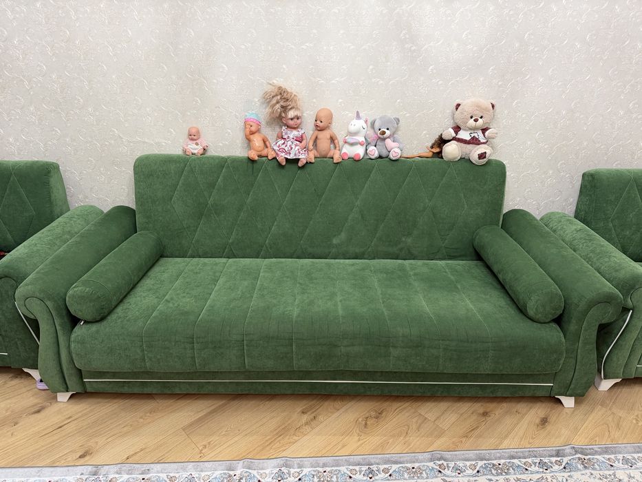 Диван и два кресла