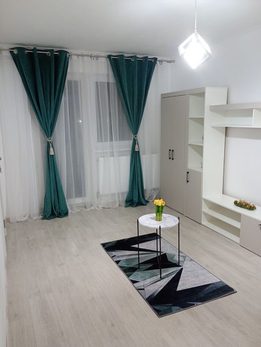 Închiriez garsonieră