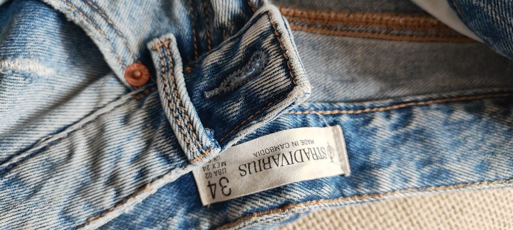 Stradivarius нови дънки 34 размер