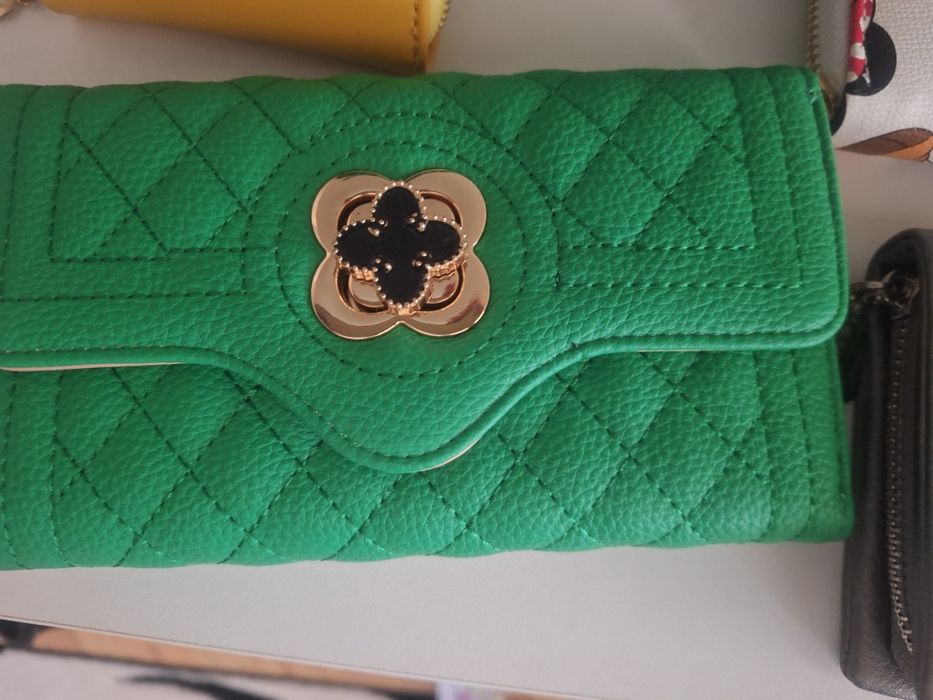 Дамски портмонета и чанти нови