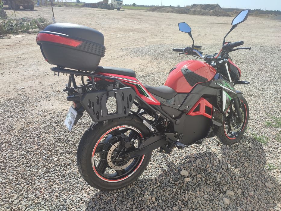 Электромотоцикл, скорость 120, запас хода 100