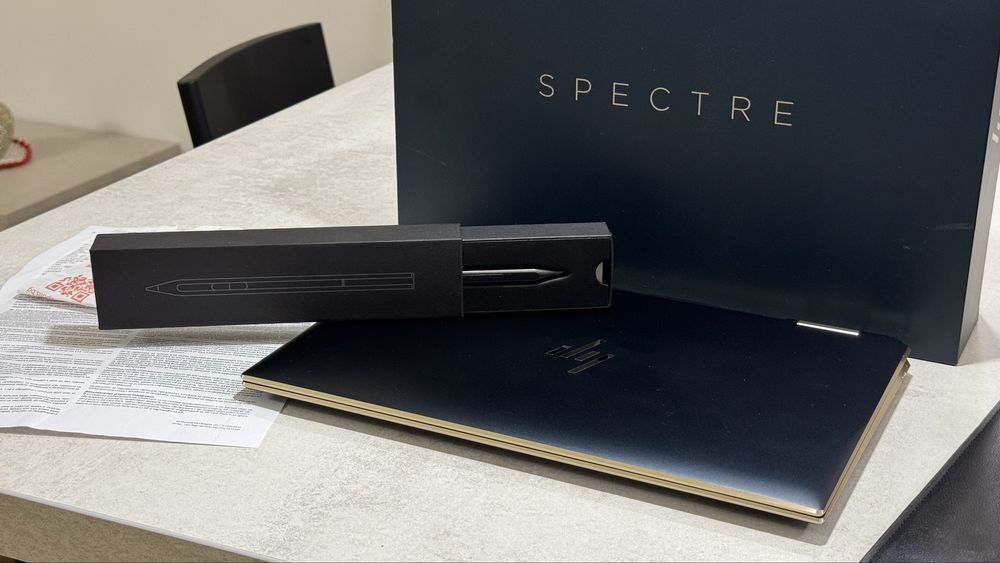 Лаптоп HP Spectre X360 8 ядрен i7/16GB RAM/512GB SSD