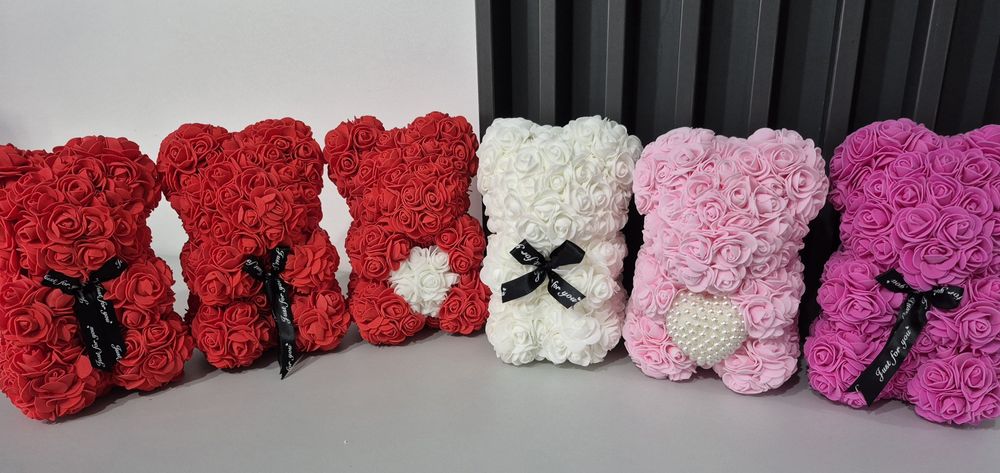 Ursulet flori trandafir