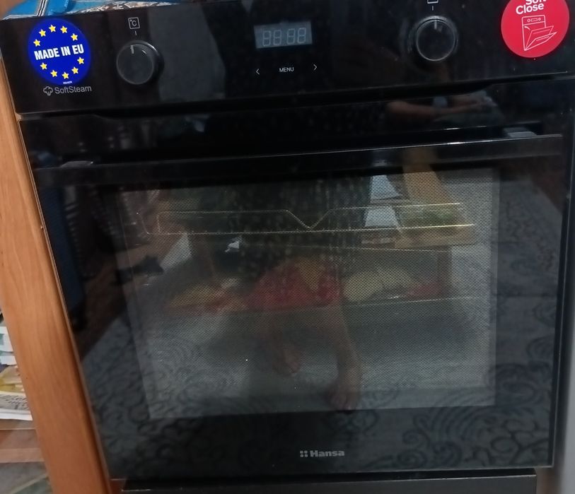 Продам электрическую духовку hansa