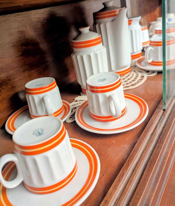 Set complet Porțelan ca nou,românesc autentic , ceai & cafea "NICOPAL