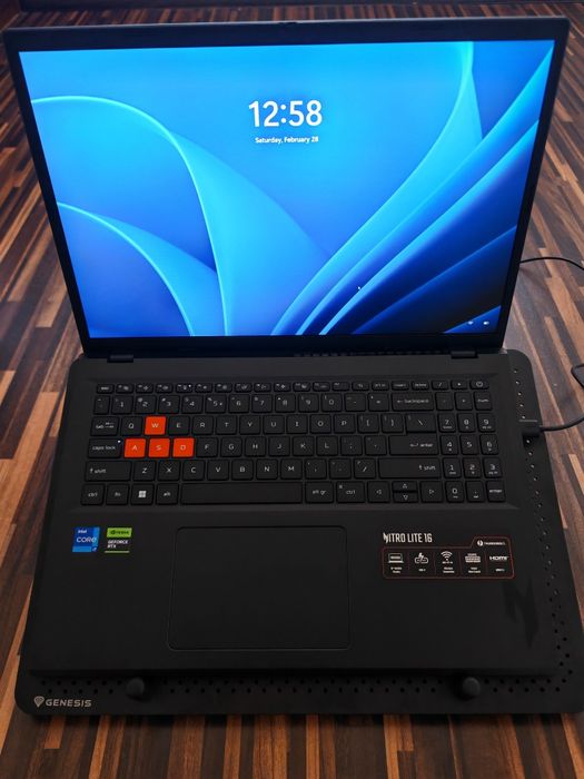 Vând laptop gaming Acer Nitro lite 16