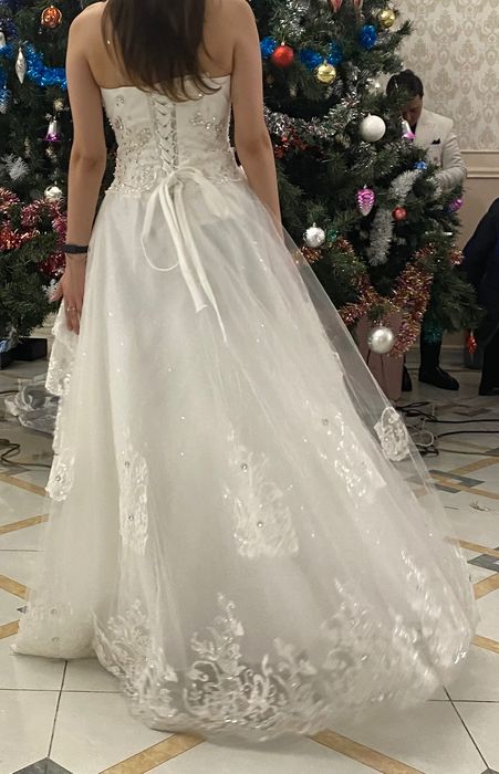 Белое платье (свадебное)