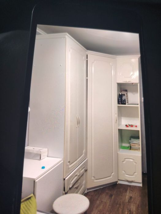 Продам срочно угловой шкаф