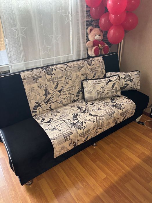 Диван на клик черно - бял