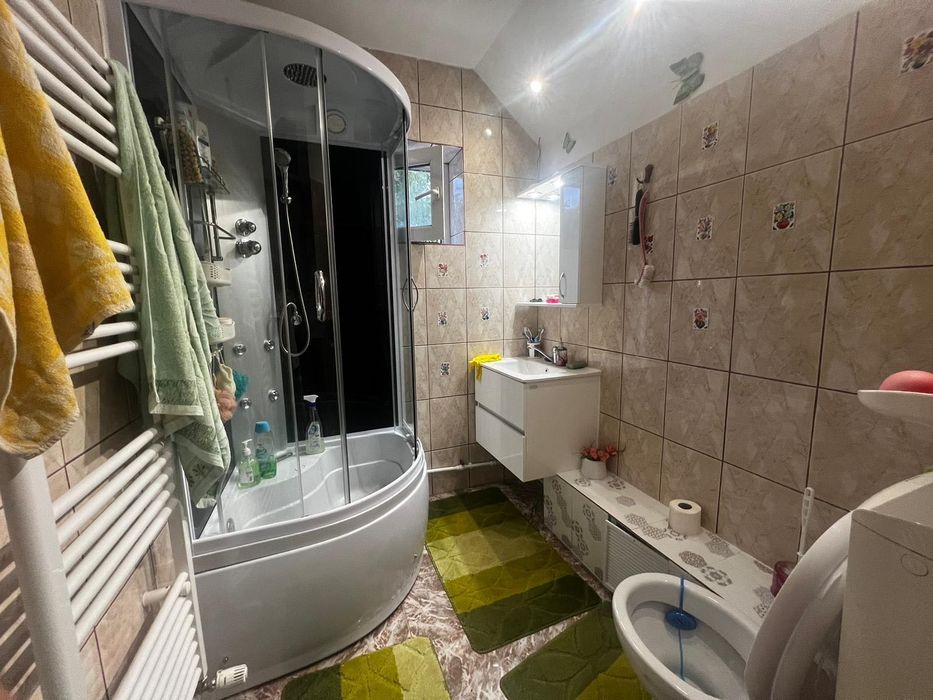 Caut colegă de apartament. Închiriez cameră
