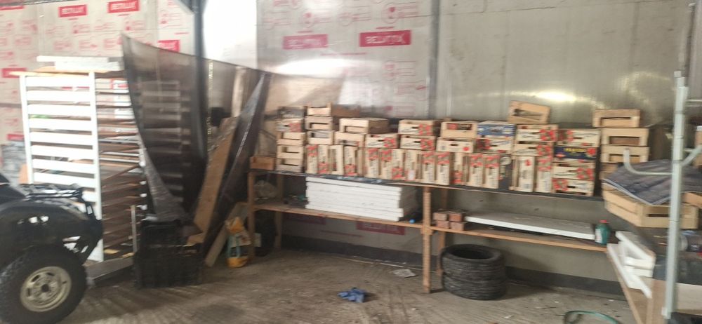 Inchiriez hala  60 m2 utili