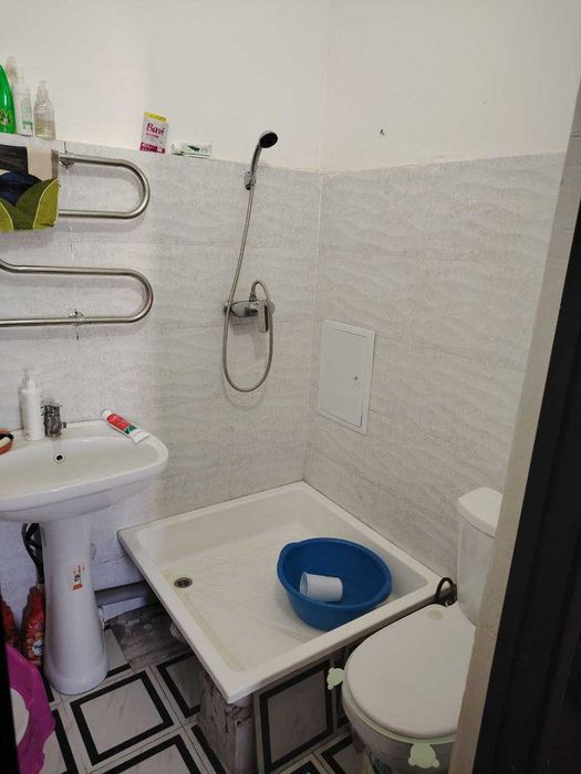 Karmana t Talqoq MFY (O'zbegim to'yxonasi) orqa tomonidan uy sotiladi