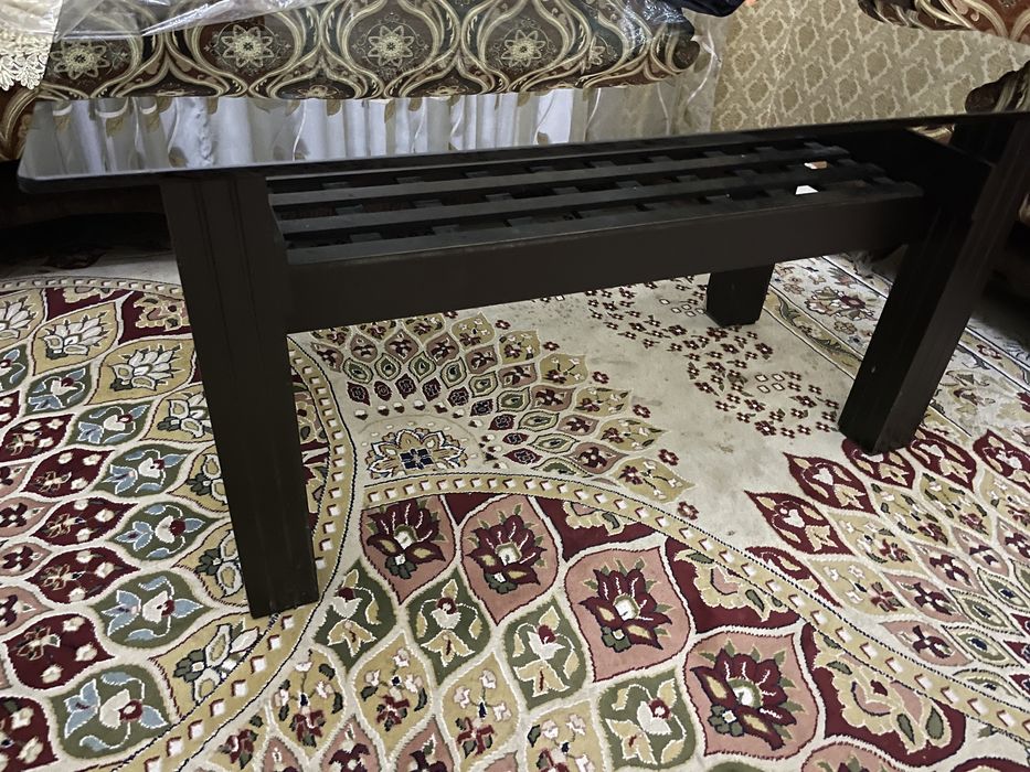 prodoetsa mebel, divan i jurnalniy stol