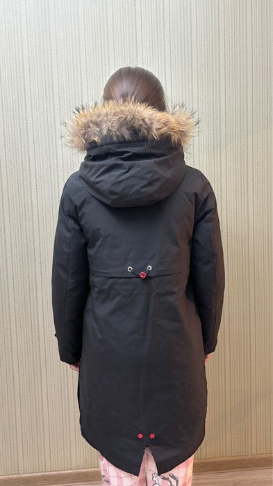 Продам парку на девочку