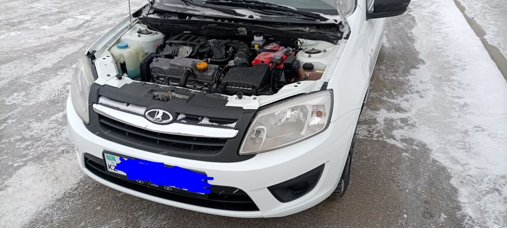 Лада Гранта 2018 , без вложений.