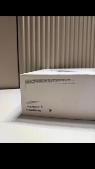 Продам наушники Airpods Max