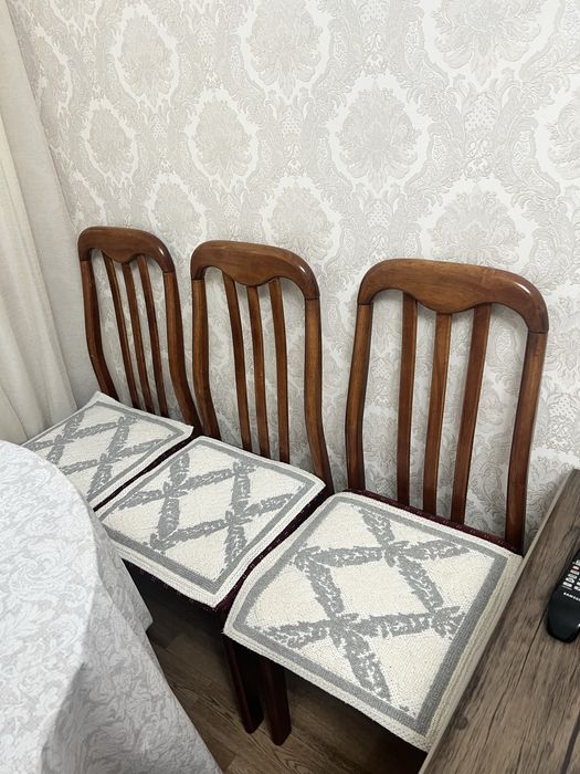 Стол и стулья, комплект