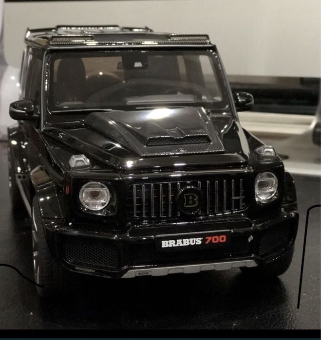 Madel 1:18 mersdez benz