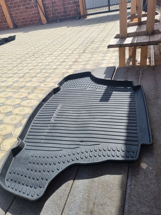 Полики автомобиля