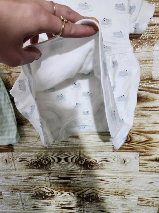 Бебешки бодита 3месеца